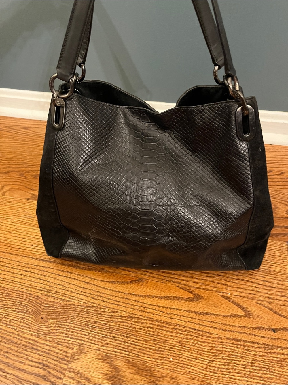 COACH BLAKE SHOULDER BAG IN EMBOSSED LEATHER F36234 ANTIQUE NICKEL/BLACK - Picture 3 of 12